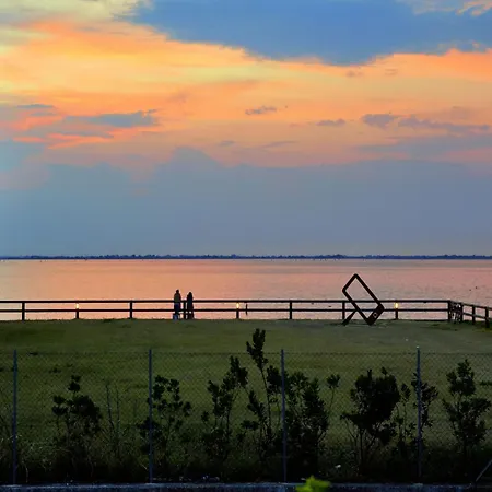 Functional Flat With Balcony For 7 Guests In * Lignano Sabbiadoro